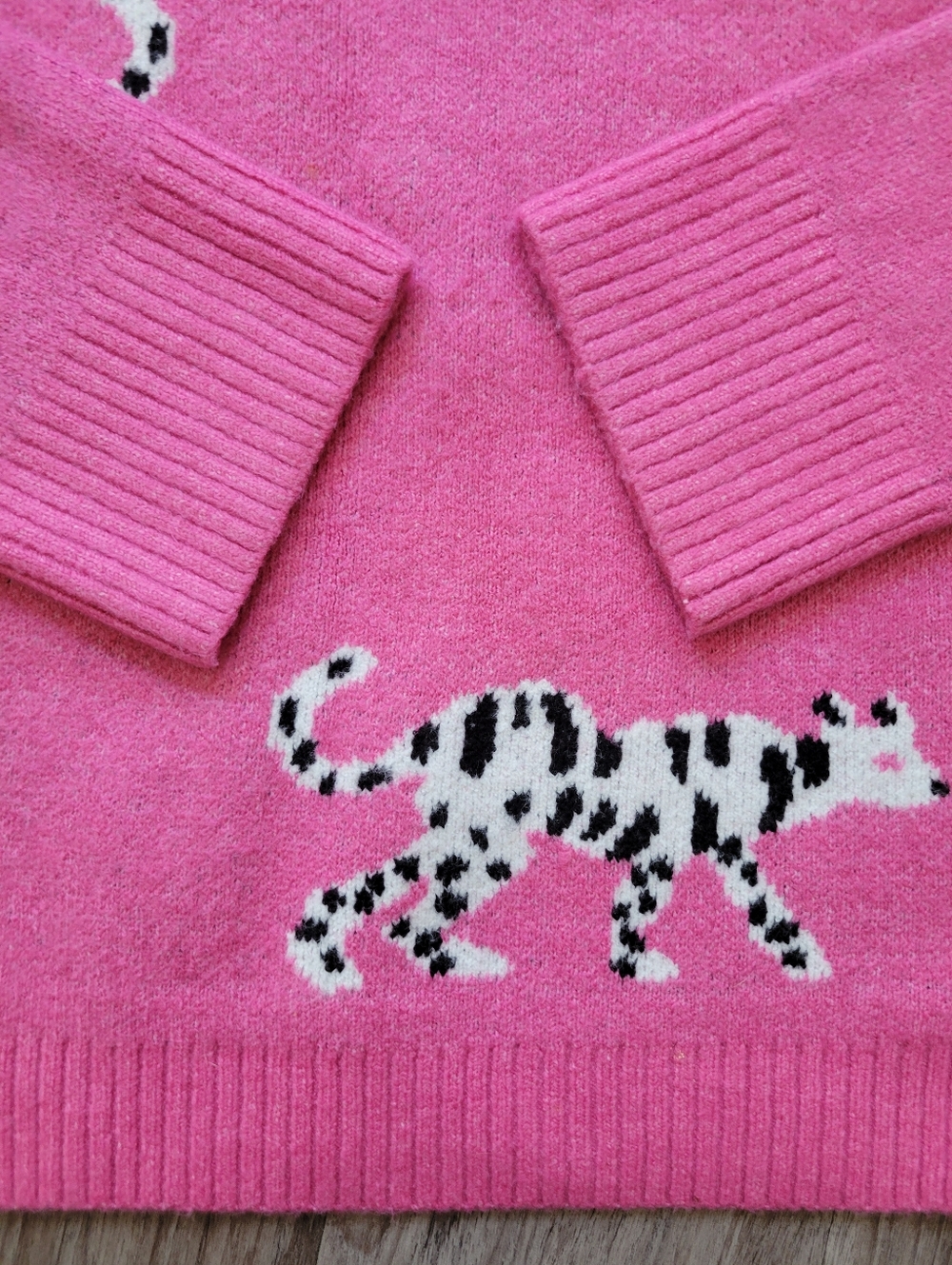 THML Pink Snow Leopard Pullover Sweater Animal Print Eclectic Arty Kitsch LG - Picture 4 of 9